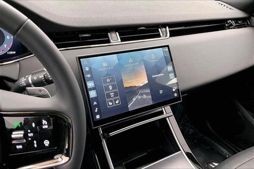 Fuji White 2026 Land Rover Range Rover Evoque Dynamic SE