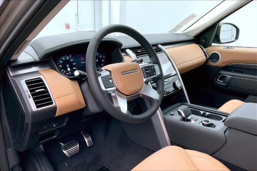 2025 Land Rover Discovery P360 Metropolitan Edition