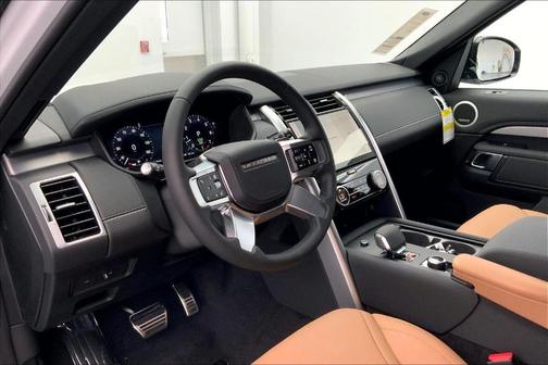 2025 Land Rover Discovery P360 Dynamic SE