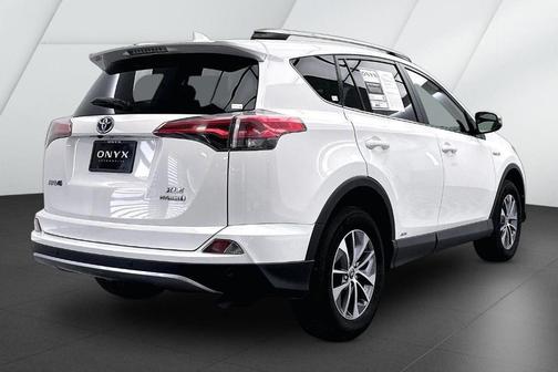 2017 Toyota RAV4 Hybrid XLE