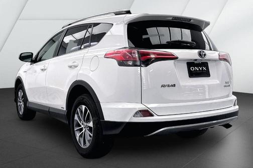 2017 Toyota RAV4 Hybrid XLE