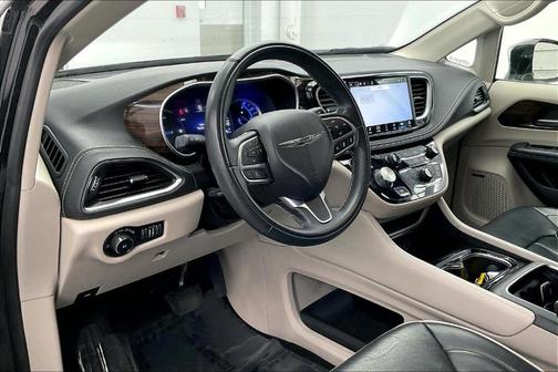 2022 Chrysler Pacifica Hybrid Limited