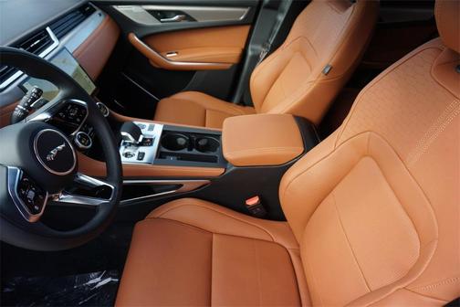 2025 Jaguar F-PACE P400 R-Dynamic S