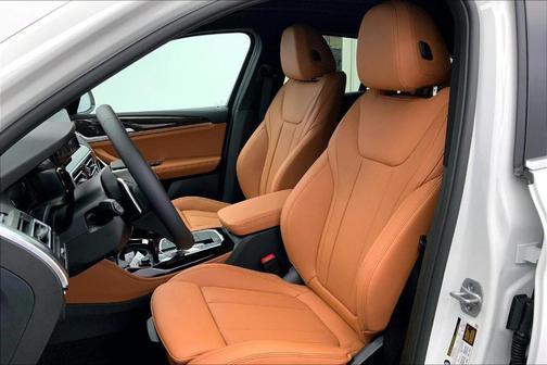 2025 BMW X4 xDrive30i