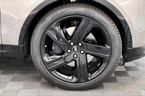 2024 Land Rover Discovery P360 Dynamic SE