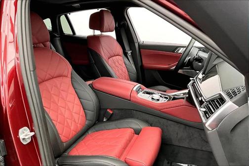 2024 BMW X6 M60i