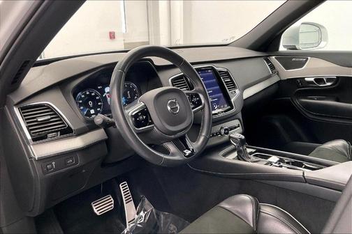 2017 Volvo XC90 T6 R-Design