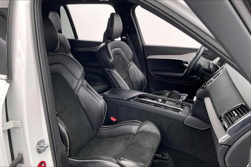 2017 Volvo XC90 T6 R-Design