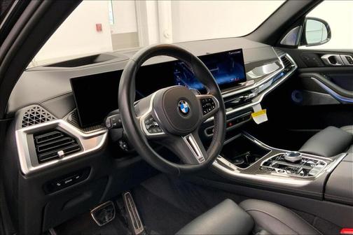 2025 BMW X5 M60i