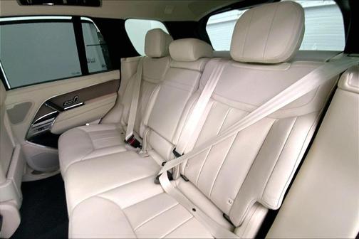 2025 Land Rover Range Rover P400 SE