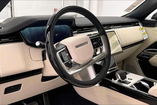 2025 Land Rover Range Rover P530 SE