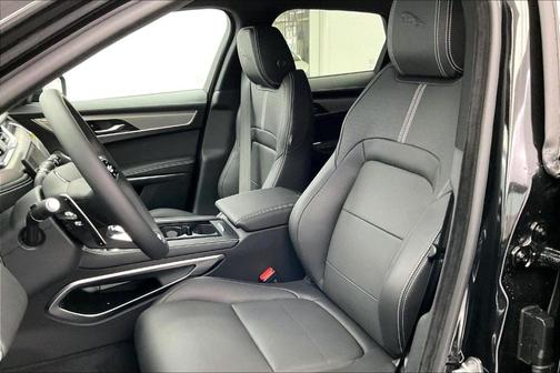Santorini Black 2026 Jaguar F-PACE P250 R-Dynamic S
