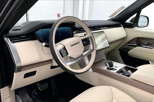 2025 Land Rover Range Rover P530 SE 7 Seat
