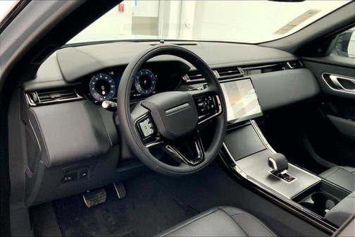 2026 Land Rover Range Rover Velar Dynamic SE