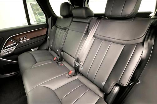2025 Land Rover Range Rover P550e SE