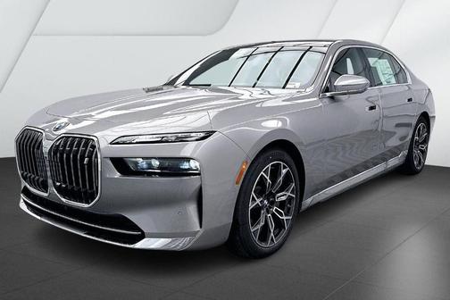 Space Silver 2026 BMW i7 XDrive60