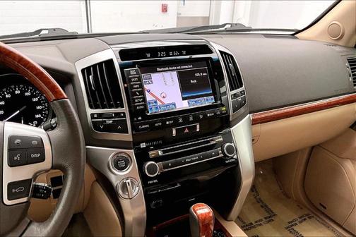 2015 Toyota Land Cruiser V8