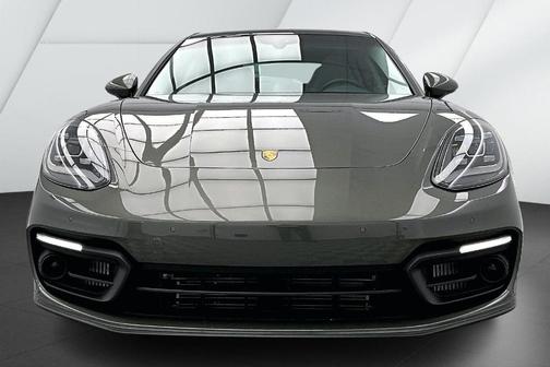 2023 Porsche Panamera 4