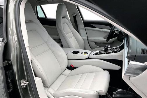 2023 Porsche Panamera 4