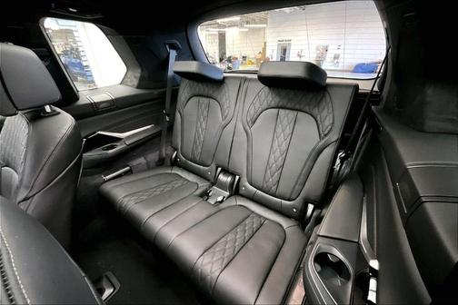 2026 BMW X7 M60i