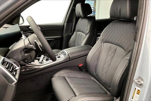 2026 BMW X7 M60i