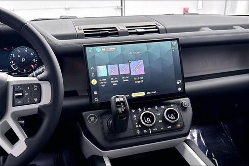 Santorini Black 2026 Land Rover Defender 110 X-Dynamic SE