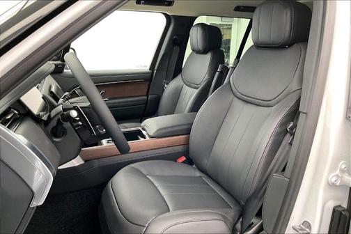 2025 Land Rover Range Rover P400 SE