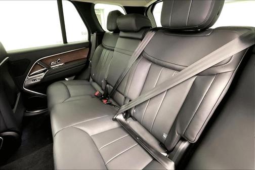 2025 Land Rover Range Rover P400 SE