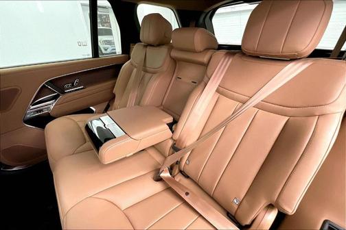2025 Land Rover Range Rover P400 SE 7 Seat