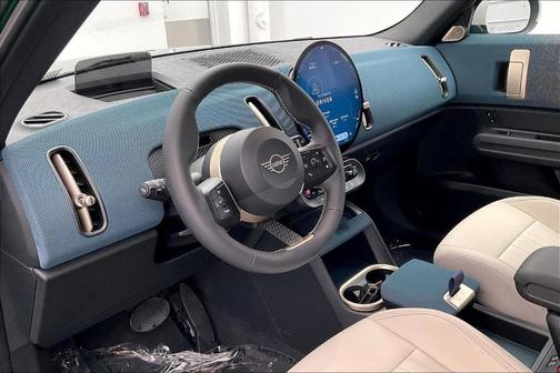 2025 MINI Countryman Base
