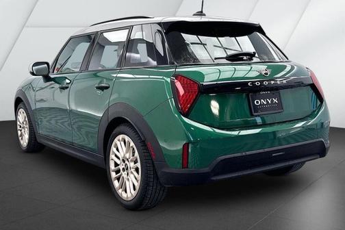 British Racing Green IV Metallic 2026 MINI Hardtop Cooper