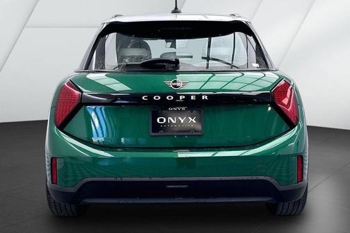 British Racing Green IV Metallic 2026 MINI Hardtop Cooper