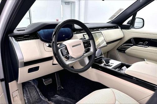 2026 Land Rover Range Rover P530 SE