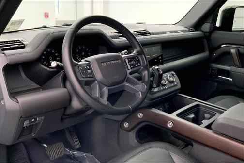 2024 Land Rover Defender P400 X-Dynamic SE