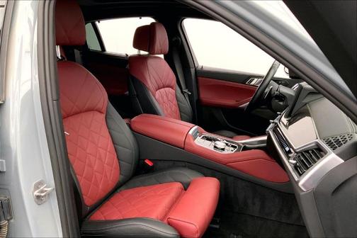 2024 BMW X6 M60i