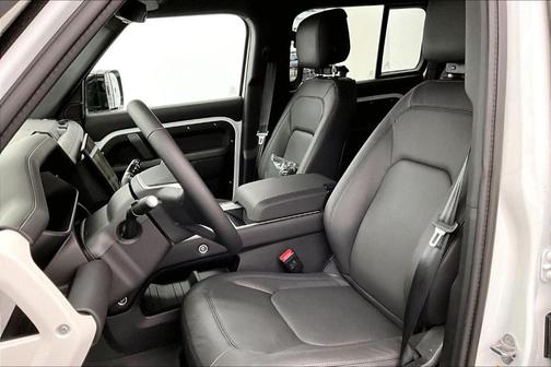 2026 Land Rover Defender 130 X-Dynamic SE