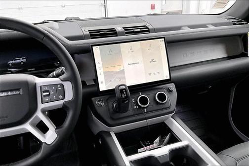 2026 Land Rover Defender 130 X-Dynamic SE