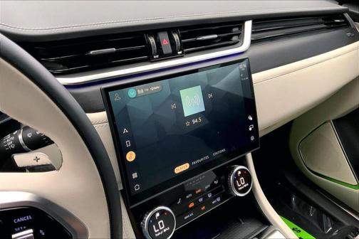 2025 Jaguar F-PACE P400 R-Dynamic S