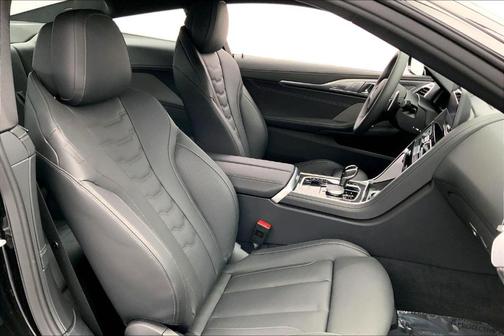 2025 BMW M850 i xDrive