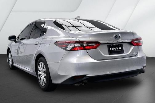 2022 Toyota Camry Hybrid LE