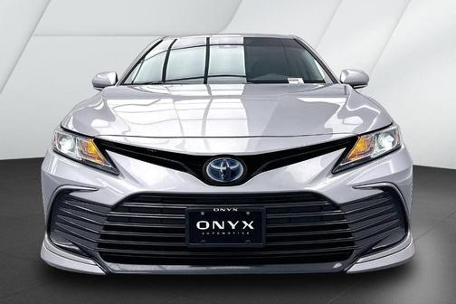2022 Toyota Camry Hybrid LE