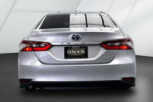 2022 Toyota Camry Hybrid LE