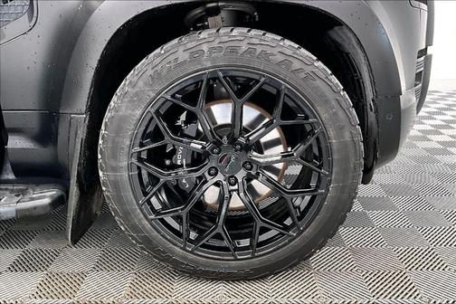 2023 Land Rover Defender 110 V8