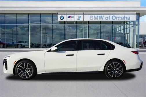 2024 BMW 740 i