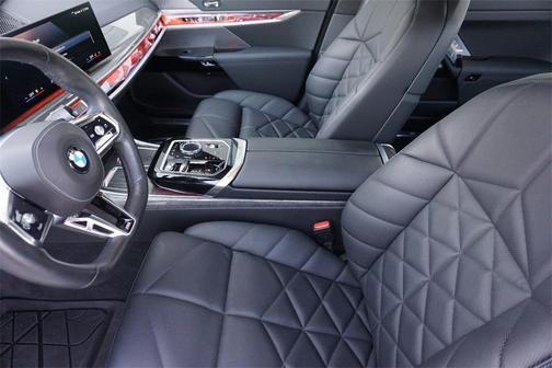 2024 BMW 740 i