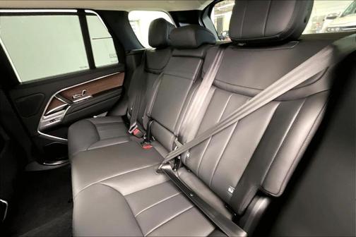 2025 Land Rover Range Rover P400 SE