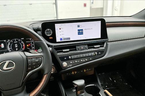 2025 Lexus ES 350 Ultra Luxury