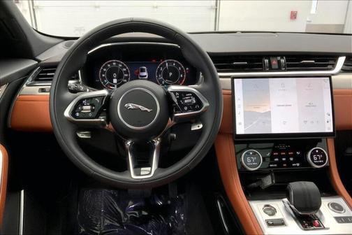 2025 Jaguar F-PACE P250 R-Dynamic S