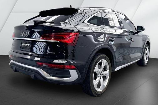 Mythos Black Metallic 2021 Audi Q5 45 Prestige