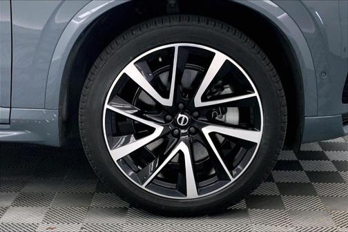 2023 Volvo XC90 Recharge Plug-In Hybrid T8 Ultimate Dark Theme 7-Seater